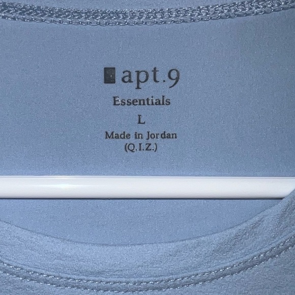 Apt 9 stretchy blue top - Picture 3 of 7